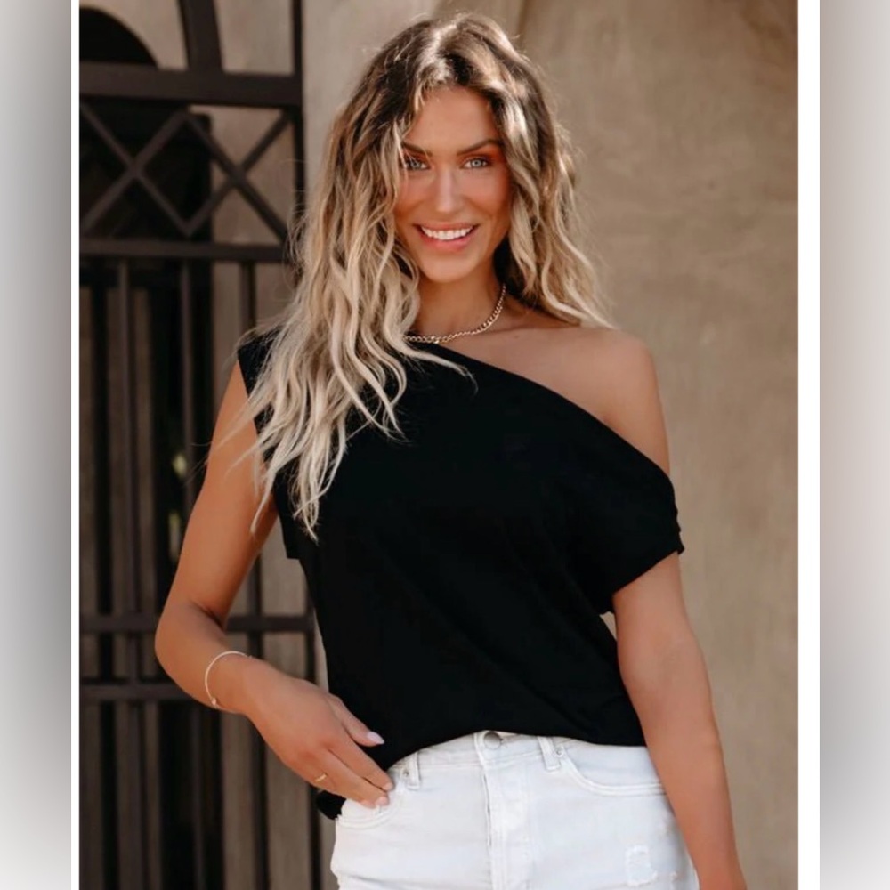 NWOT - Off-Shoulder Black Women's Top - purchased from Magnolia Boutique